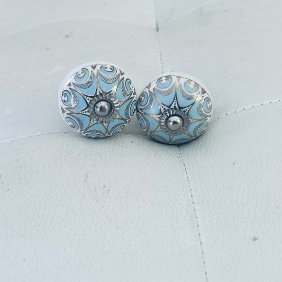Anthropologie Ceramic Blue  & White Round Doorknobs Silver Accents - Picture 3 of 10